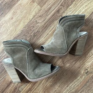 Vince Camuto heels